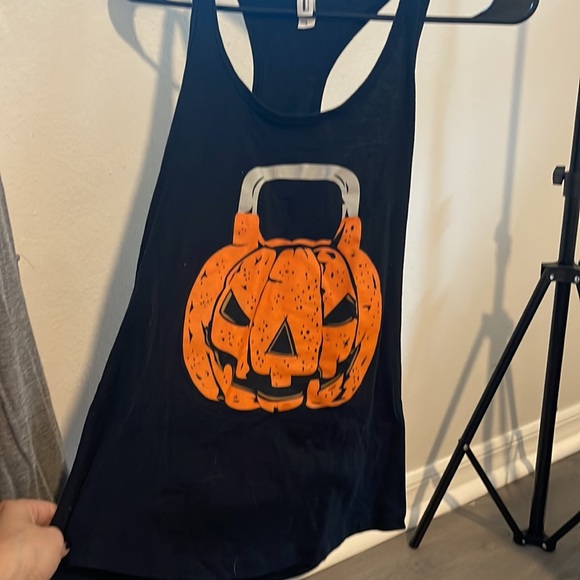 Two work out tanks - Picture 2 of 2